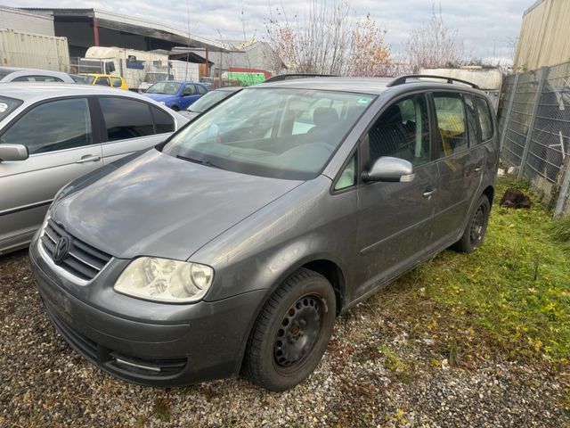 Volkswagen Touran Trendline*Automatik*7 Sitzer*Motorschaden