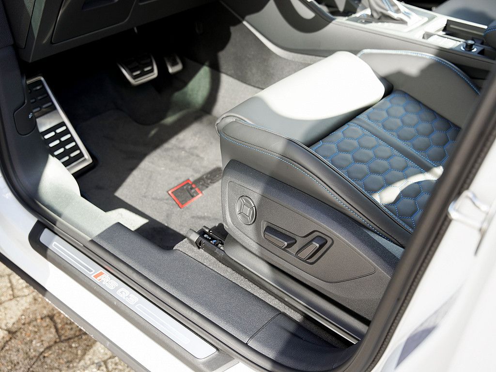 Fahrzeugabbildung Audi RS Q3 Sportback 2.5 TFSI quattro NAVI ACC PANO