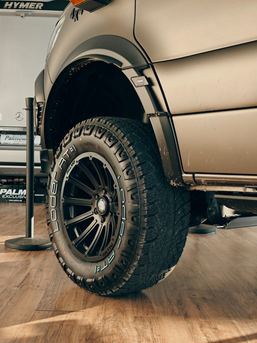 Fahrzeugabbildung HYMER / ERIBA / HYMERCAR ML - T 580 4x4² RSX - SANSIBAR® LTD. PTS PANTONE