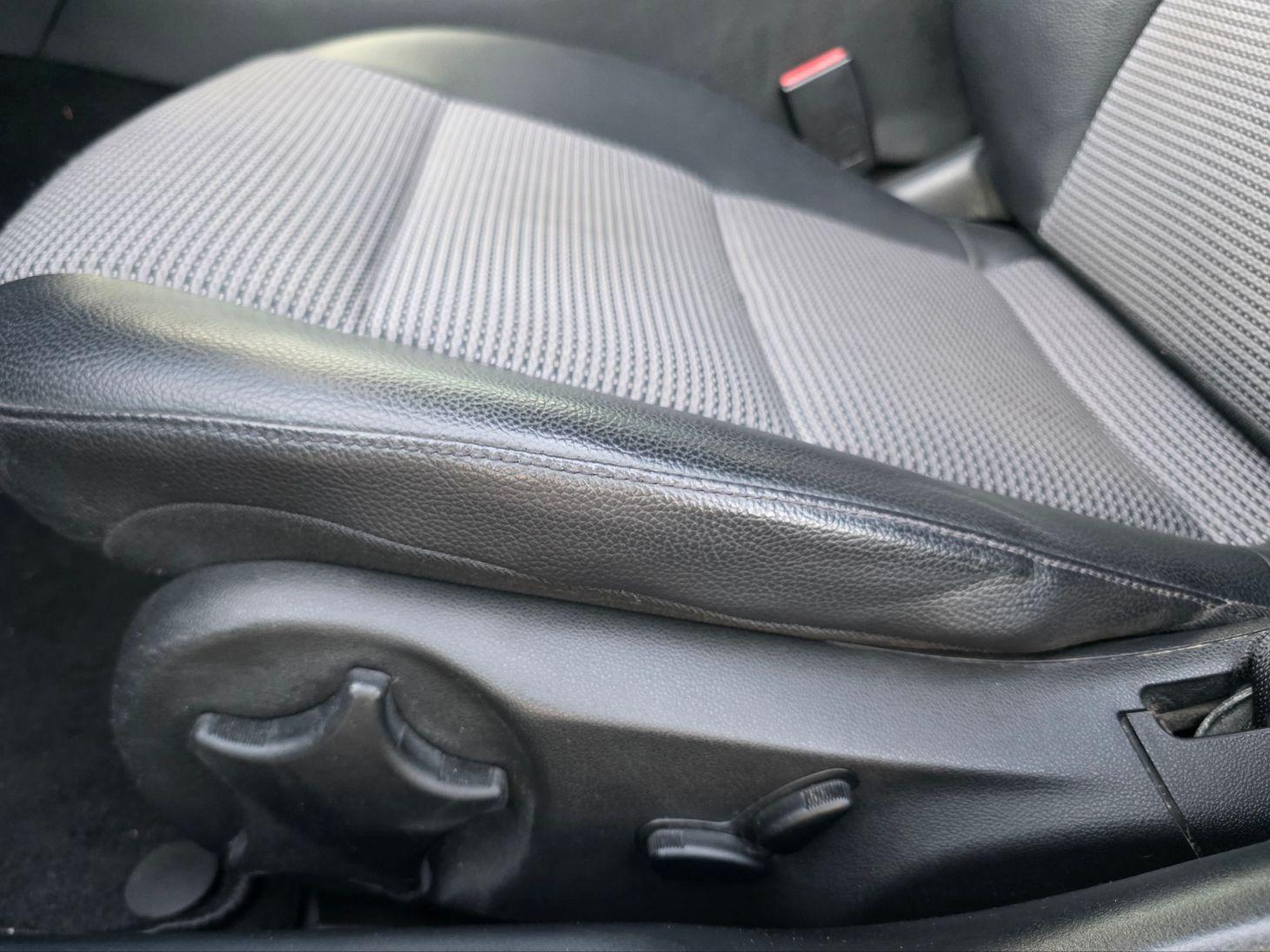 Mercedes-Benz C200 2005 — photo 21