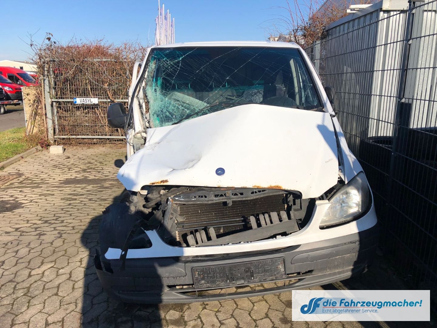 Fahrzeugabbildung Mercedes-Benz Vito Kasten 111 CDI lang DPF TOTALSCHADEN