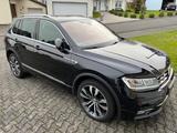 Volkswagen Tiguan 2.0 TSI 162kW DSG 4MOTION Highline Hi... - VW Tiguan von privat