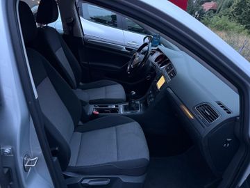 Volkswagen Golf - 9