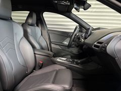 Fahrzeugabbildung BMW 120d M Sport -- AHK/ InnovationsPaket/ 360°