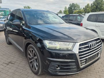 Audi Q7 - 1
