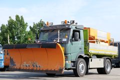 Volvo 420 3-Seiten-Kipper 4x4 Winterdienst Schneeschi
