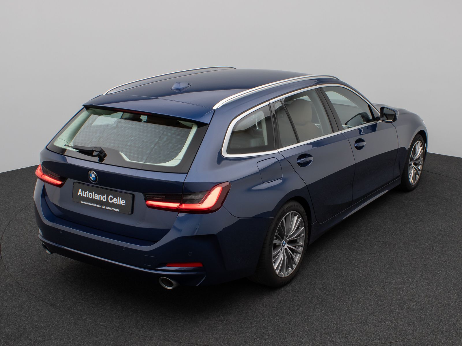 Fahrzeugabbildung BMW 320d Individual DAB HiFi Leder AHK Alarm Sport