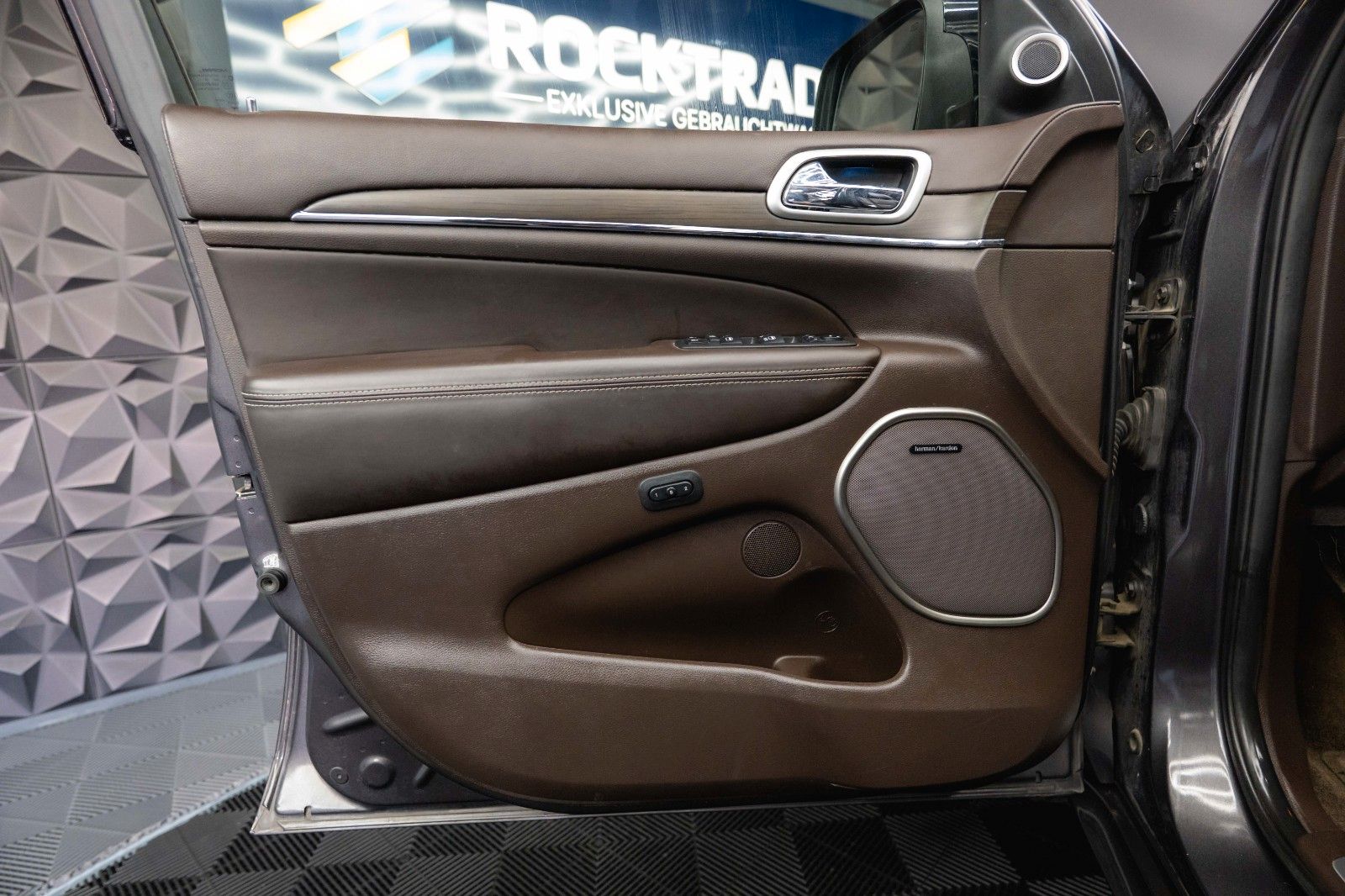 Fahrzeugabbildung Jeep Grand Cherokee 5.7 V8 SRT OVERLAND *Pano*ACC*19%