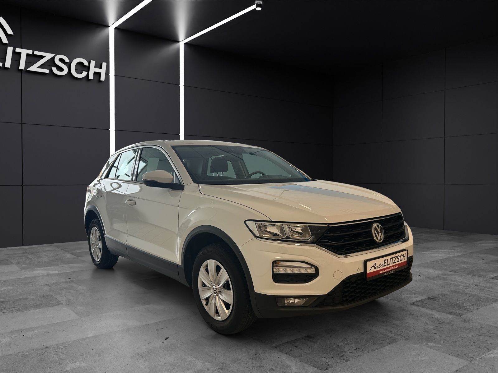 Fahrzeugabbildung Volkswagen T-Roc TSI ACC PDC SH LM