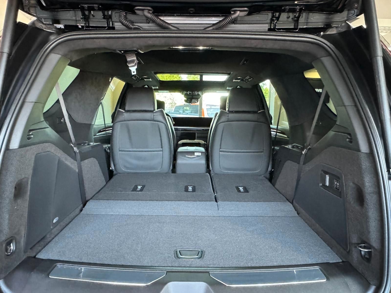 Fahrzeugabbildung Cadillac 2026 ESCALADE SPORT PLATINUM 6.2 V8-24"-ABV EXEC