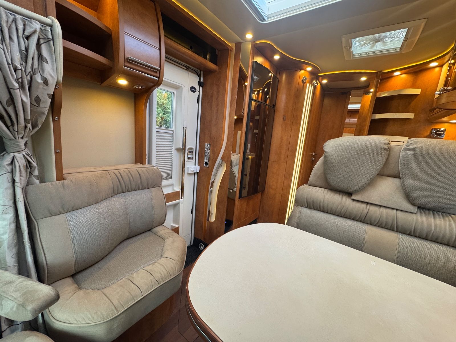 Fahrzeugabbildung Carthago CHIC C-LINE T 4.9 LE 9GT AUTOMATIK DUCATO MAXI
