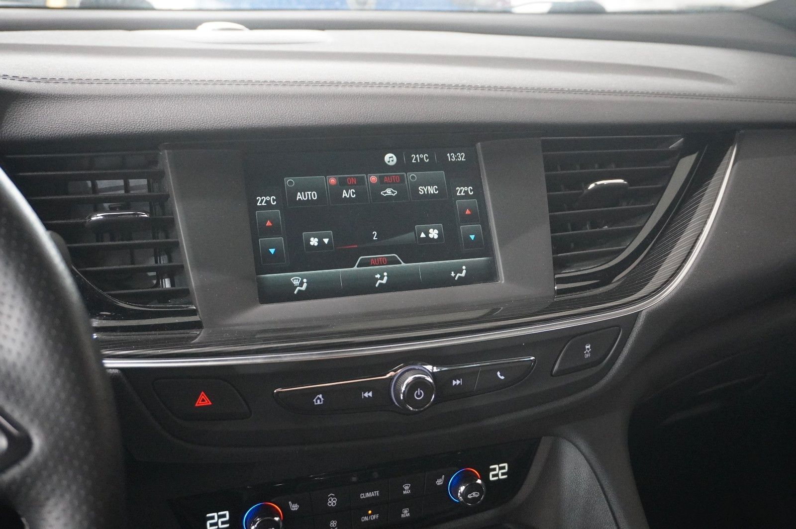 Fahrzeugabbildung Opel Insignia B ST 1.6D INNOV. NAVI/LED/KAMERA/SH/AHK