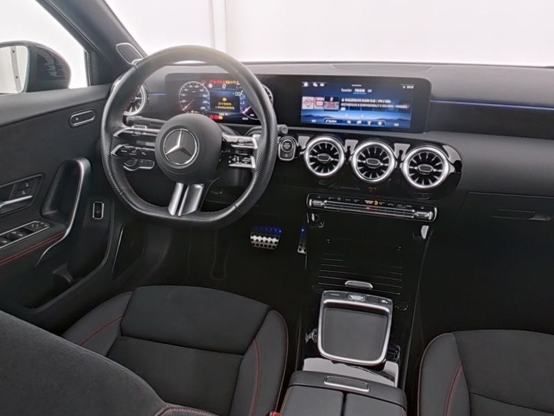 Fahrzeugabbildung Mercedes-Benz A 200 Limo*AMG*Bumester*Pano*360*Night*Multibeam