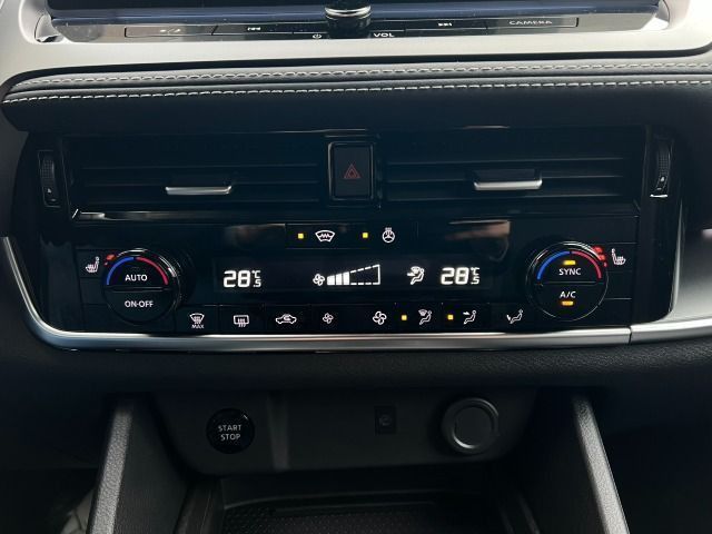 Fahrzeugabbildung Nissan Qashqai 1.3 DIG-T Xtronic Tekna PGD*Bose*MJ26