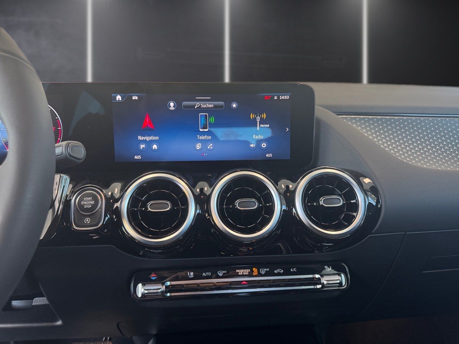 Fahrzeugabbildung Mercedes-Benz GLA 180 d*AHK*Dsitro*Totwink*LED*Kamera*CarPlay*