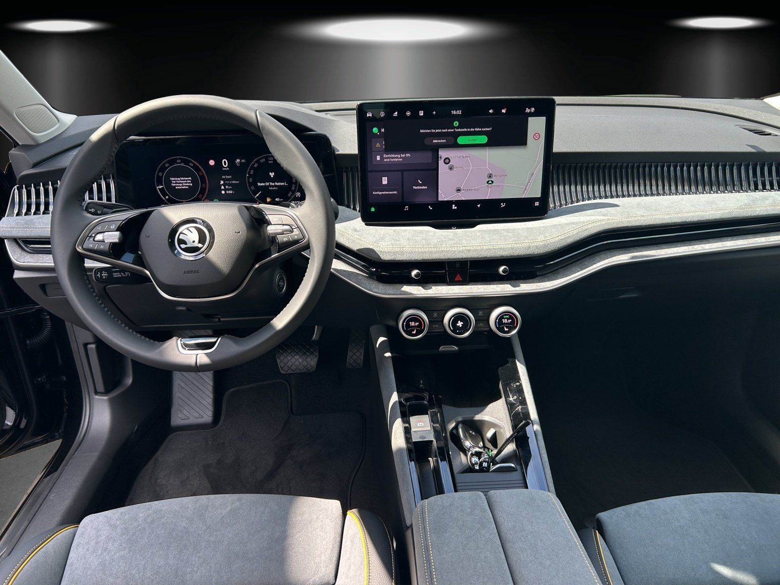 Fahrzeugabbildung SKODA Superb Selection 2,0 TDI 110 kW DSG