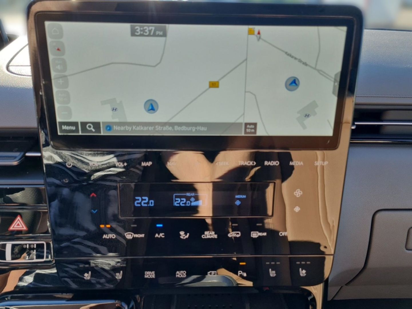 Fahrzeugabbildung Hyundai STARIA Signature 2.2 CRDi 7-Sitzer BOSE+AHK+360°