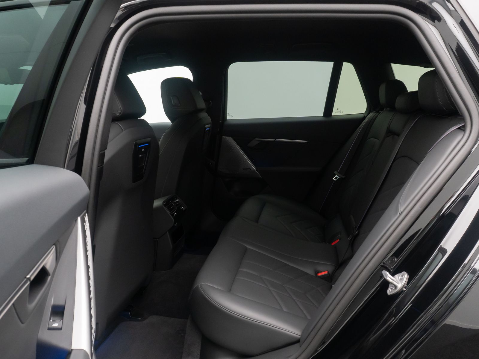 Fahrzeugabbildung BMW 520d M Sport 360&deg;H/K Alarm DAB HUD Bel&uuml;ftung 19"