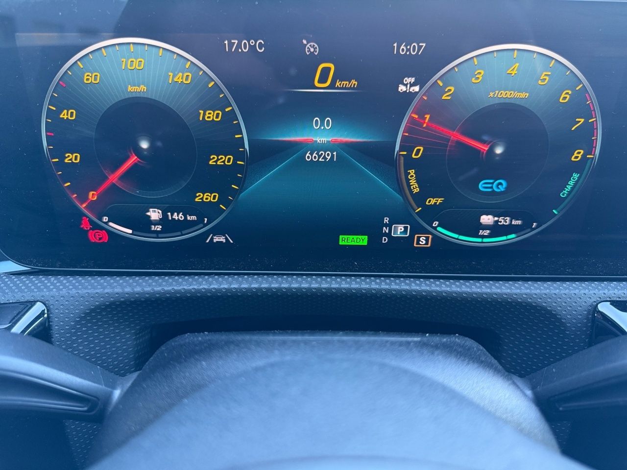 Fahrzeugabbildung Mercedes-Benz CLA 250 e Coupé AMG+NIGHT+MULTIBEAM+STNDHZ+CARPL