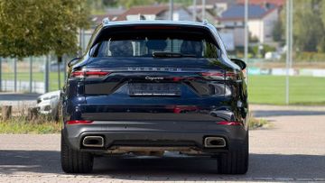 Porsche Cayenne - 4