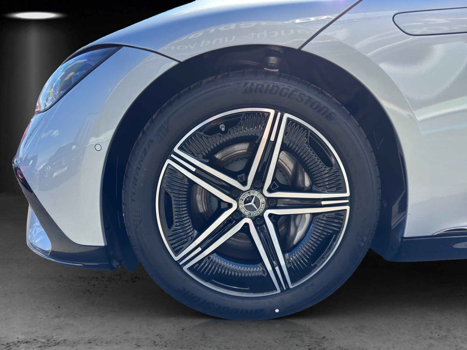 Fahrzeugabbildung Mercedes-Benz EQE350 AMG Prem+ AIRMATIC Massage HAL10° 22kw TV