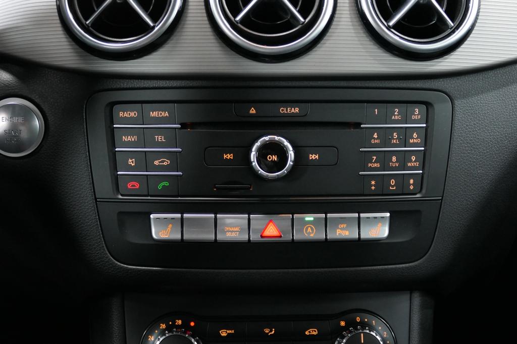 Mercedes-Benz B 180