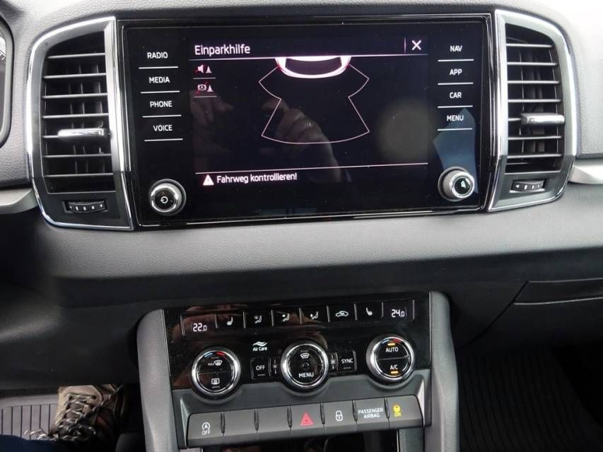 Fahrzeugabbildung SKODA Karoq 2.0 TDI Automatik  Ambition