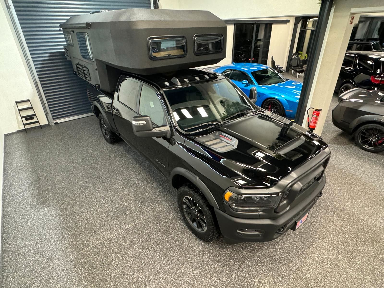 Fahrzeugabbildung Dodge RAM 2500 6.4-V8 LUFTFED. KABINE GLADIATOR XLE