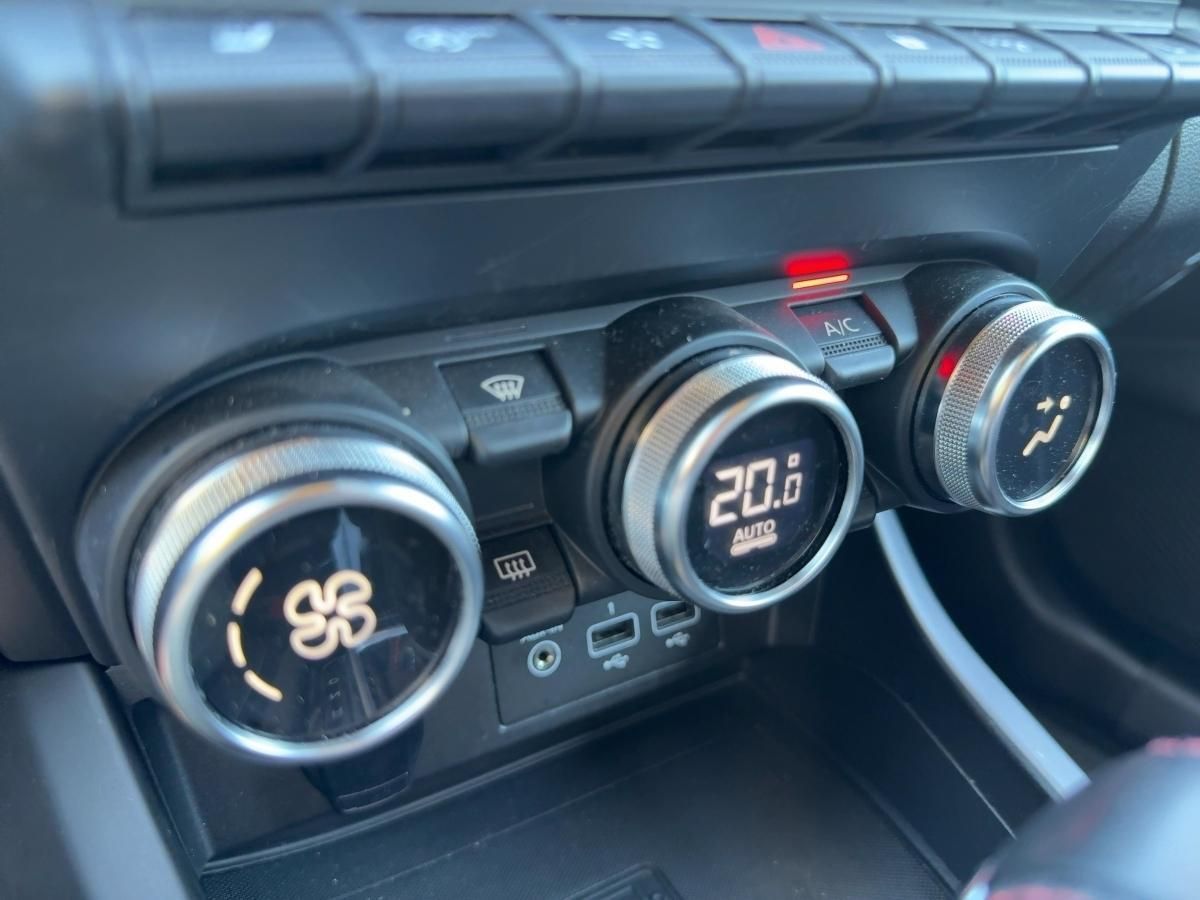 Fahrzeugabbildung Renault Arkana R.S. LINE TCe 140 EDC ACC