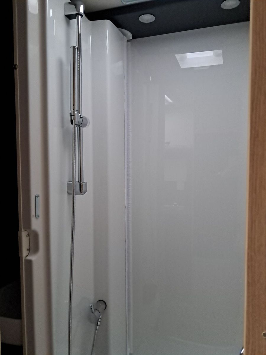 Fahrzeugabbildung Sunlight Adventure T 67 Automatik, Dörr Edition, TV