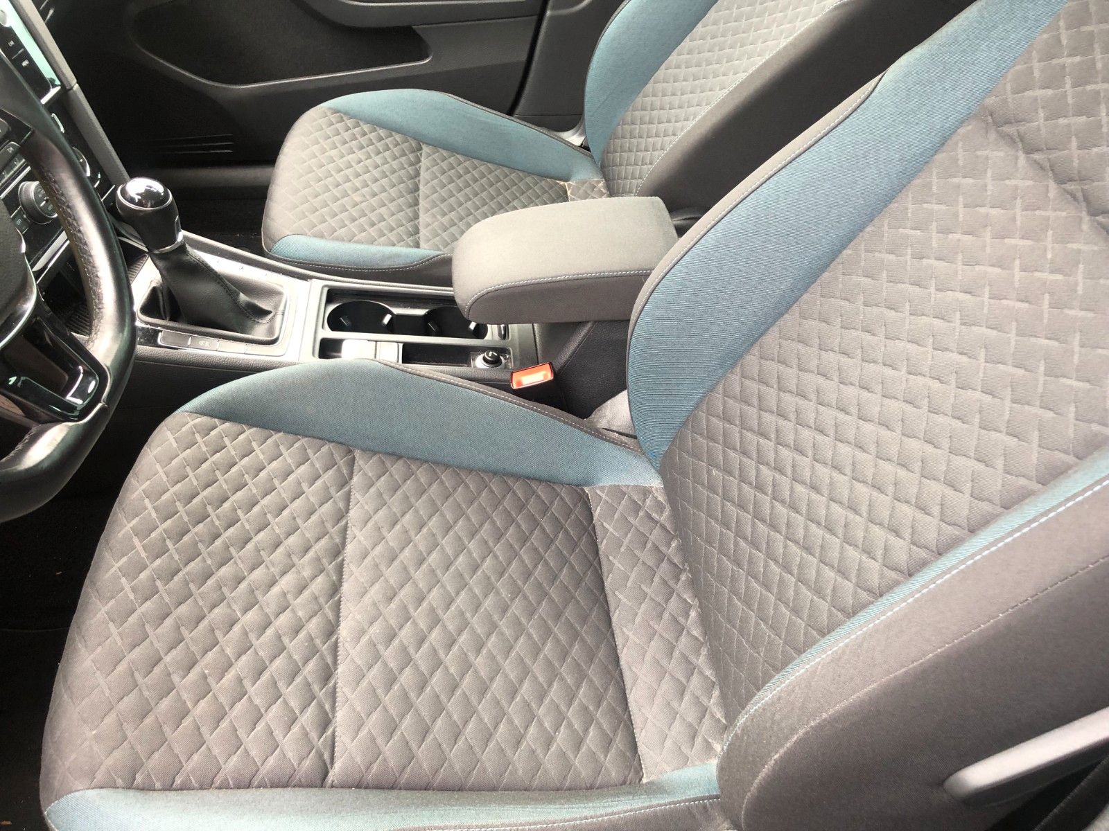 Fahrzeugabbildung Volkswagen Golf VII Variant IQ.DRIVE Seitenschaden