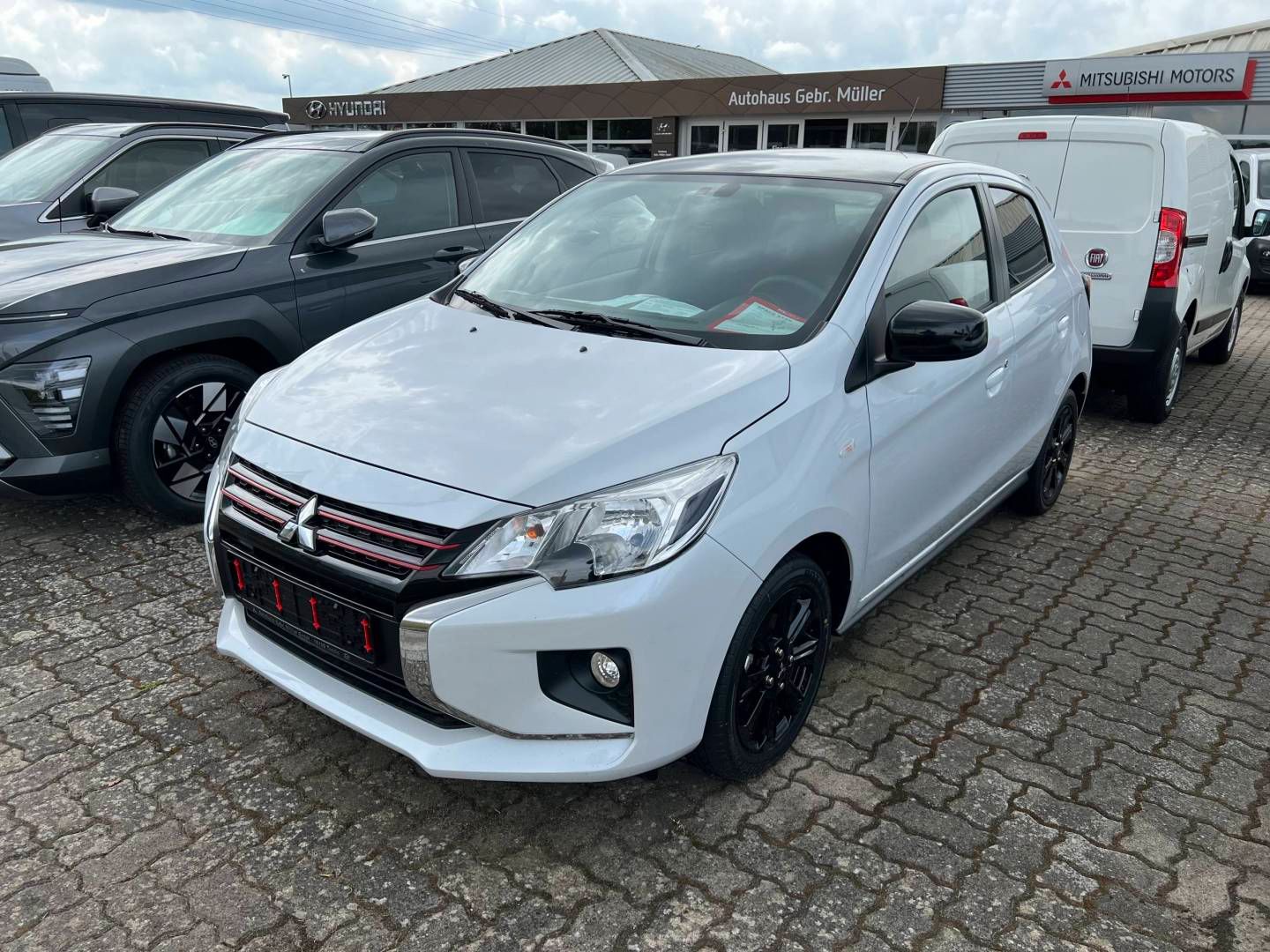 Fahrzeugabbildung Mitsubishi Space Star SAM Select+Black