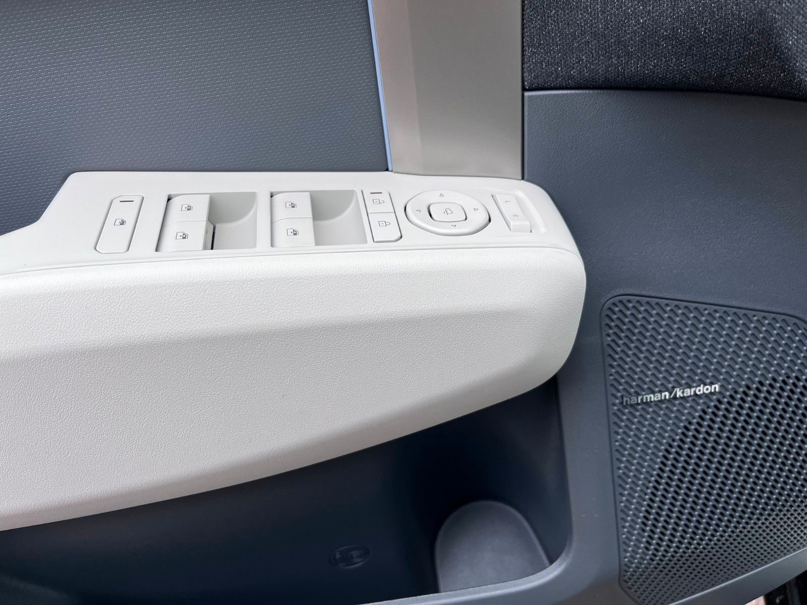 Fahrzeugabbildung Kia EV3 81 kWh 150 kW GT-line Frontantrieb