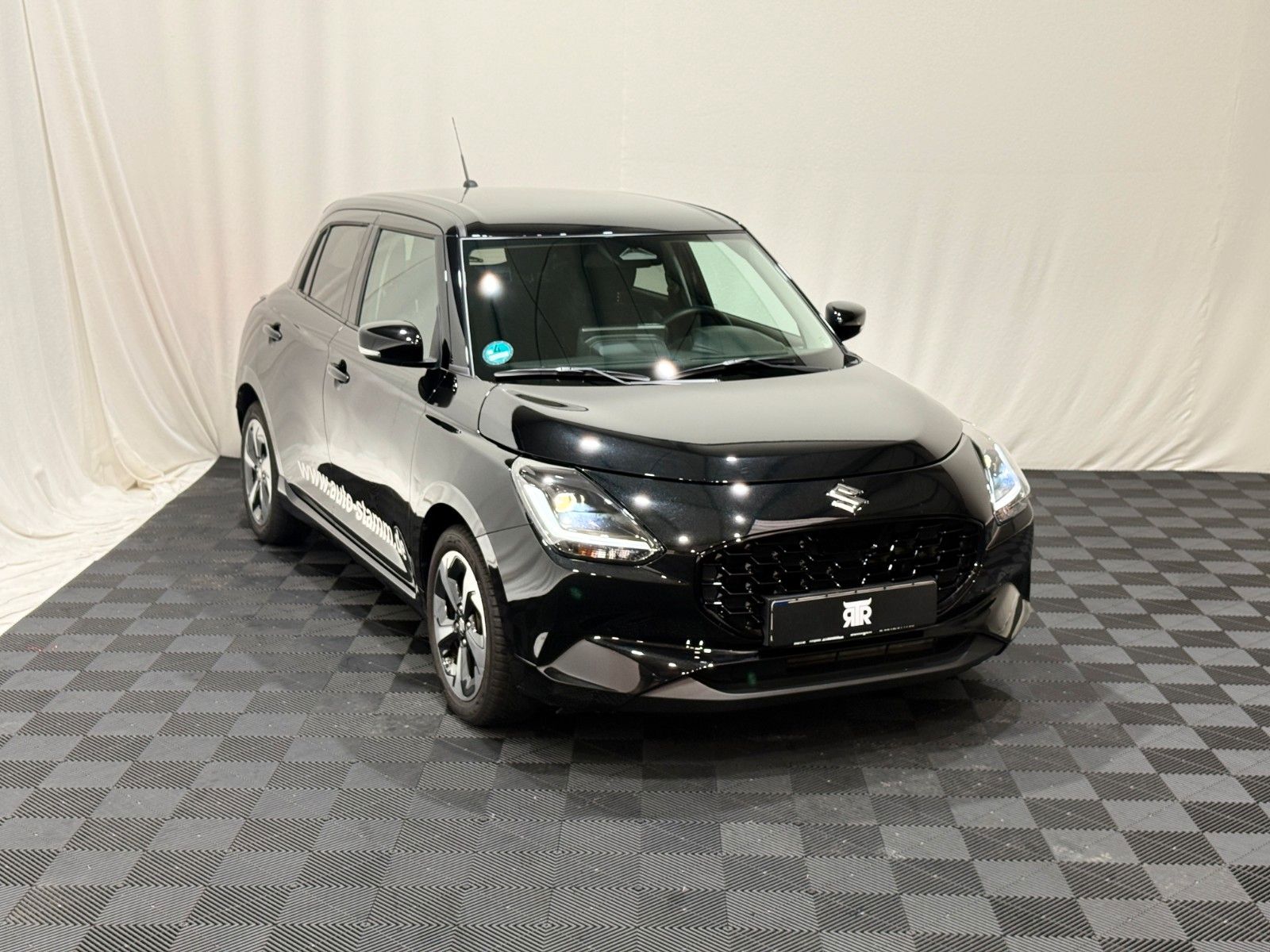 Fahrzeugabbildung Suzuki Swift 1.2 HYBRID Comfort+