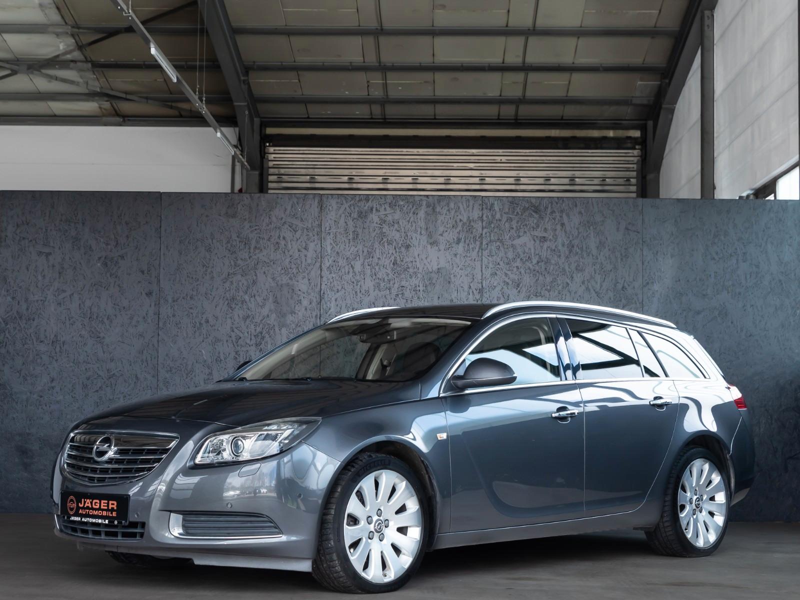 Opel Insignia A Sports Tourer 4x4*BI XENON*PDC*SHZ*