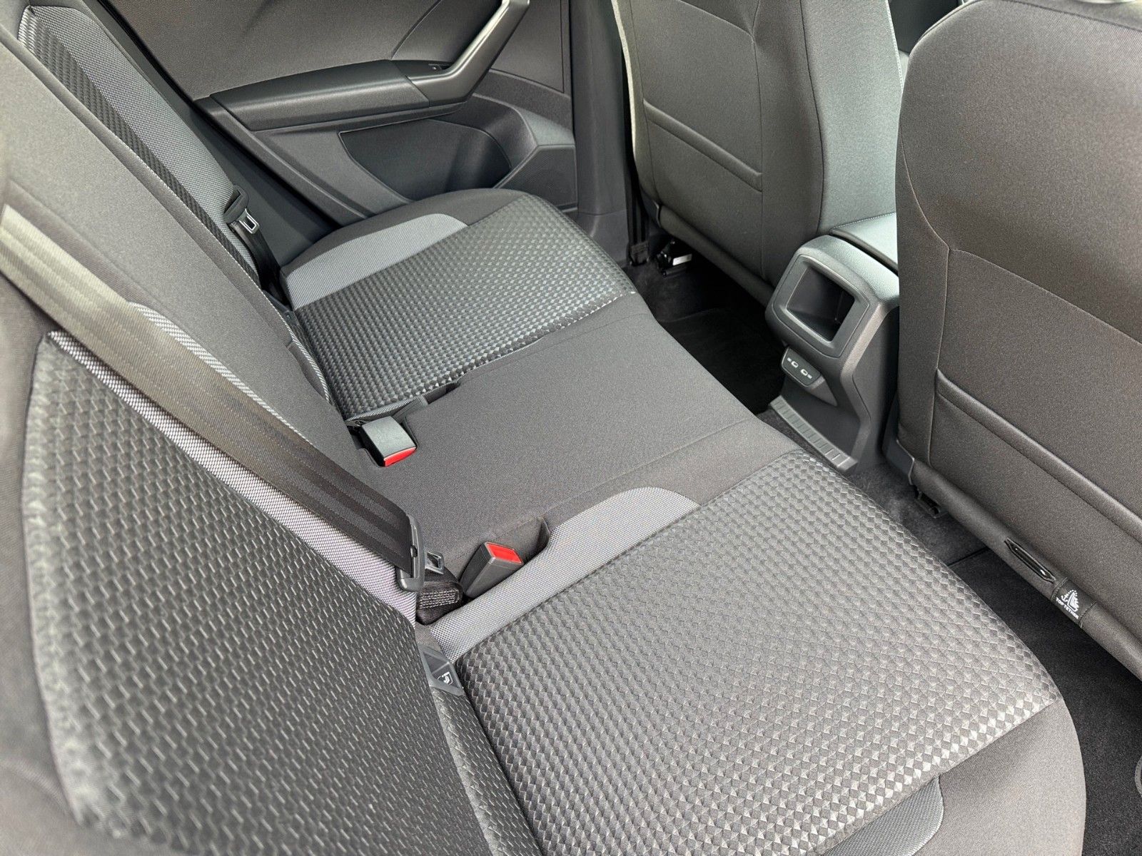 Fahrzeugabbildung Volkswagen T-Cross Life ACTIVE 1.5 TSI