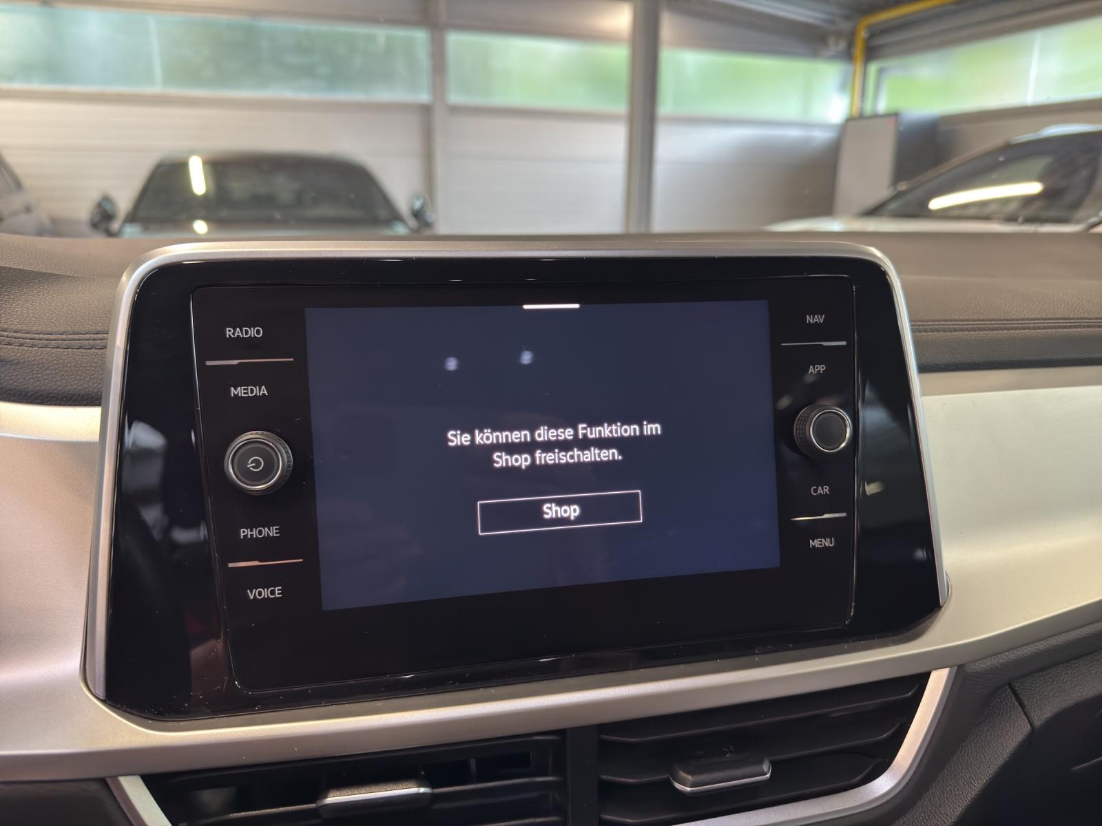 Volkswagen T-Roc 1.5 TSI DSG Move AHK LED Kamera PDC LM Te, миниатюра 16