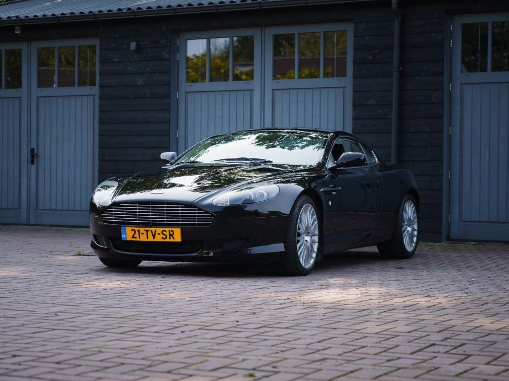 Aston Martin DB9