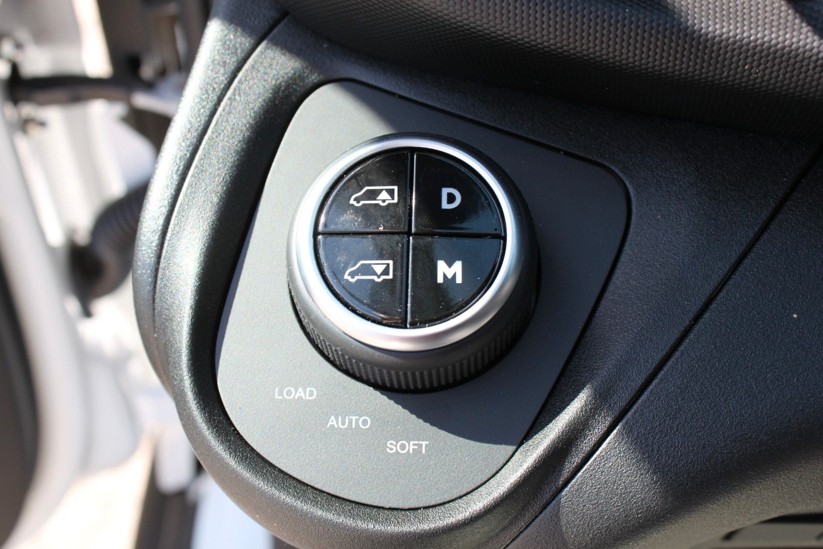 Fahrzeugabbildung Iveco 35S16A8/P Koffer/LBW/Seitentür Voll-LED