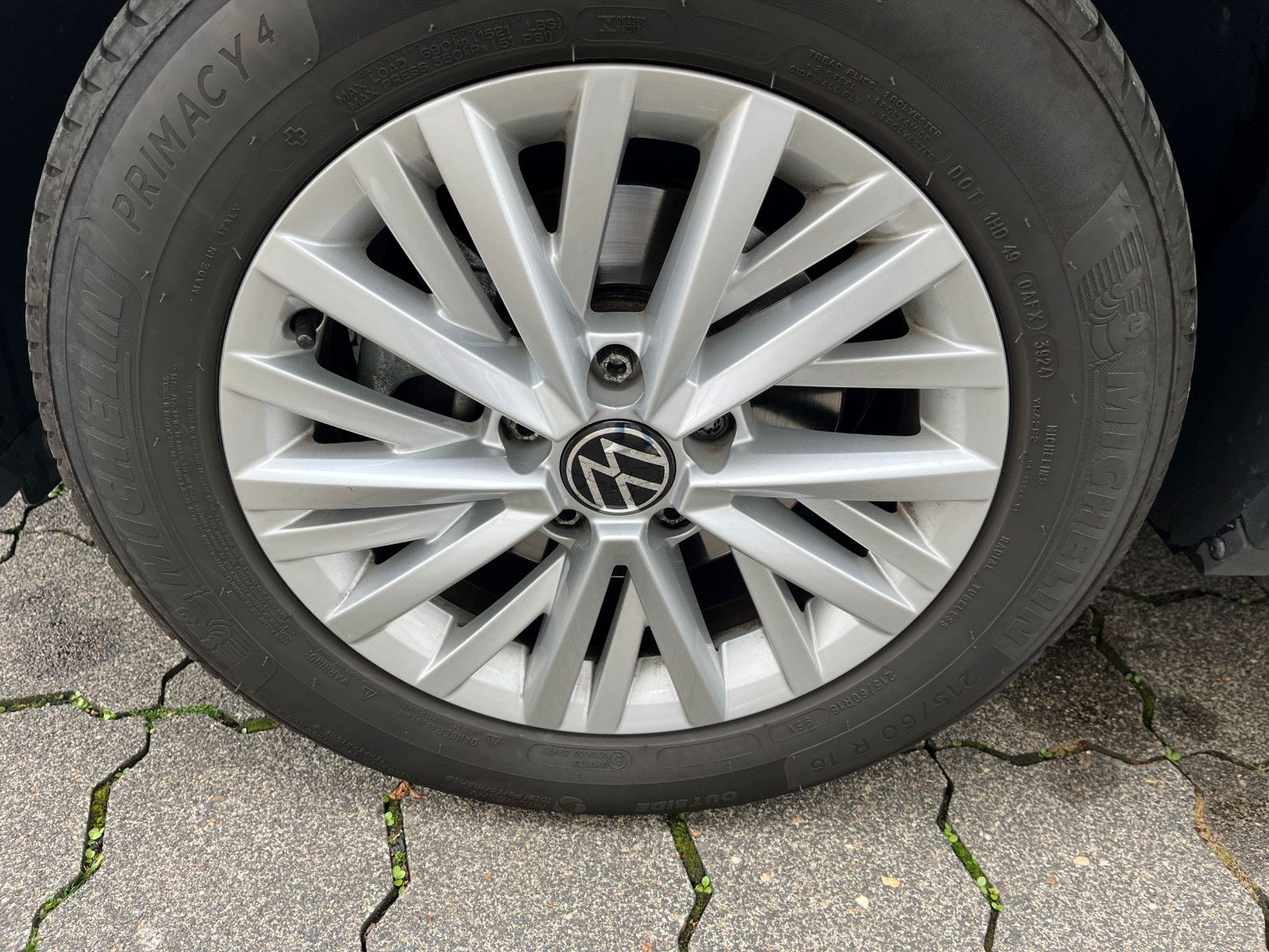 Fahrzeugabbildung Volkswagen T-Roc Style 1,5 TSI PDC LED ALU SHZ ACC UVM