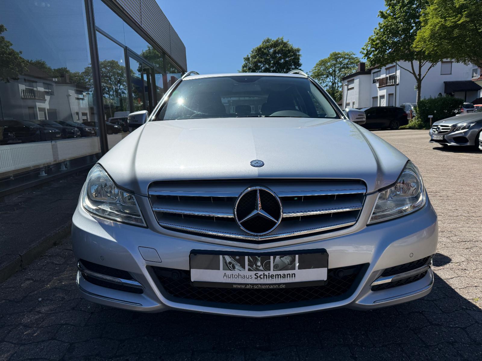 Mercedes-Benz C 180 T CGI BE Elegance AUTOM/AHK/NAVI/PTS/2.HD.