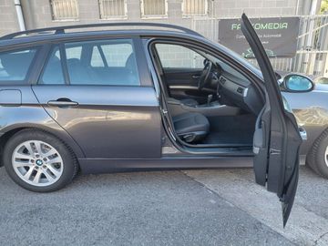 BMW 320 - 12