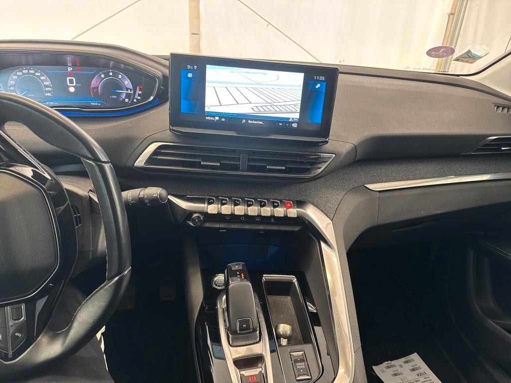 Fahrzeugabbildung Peugeot 5008 Allure 1.2T LED/NAVI/AHK/R´CAM/BLIS