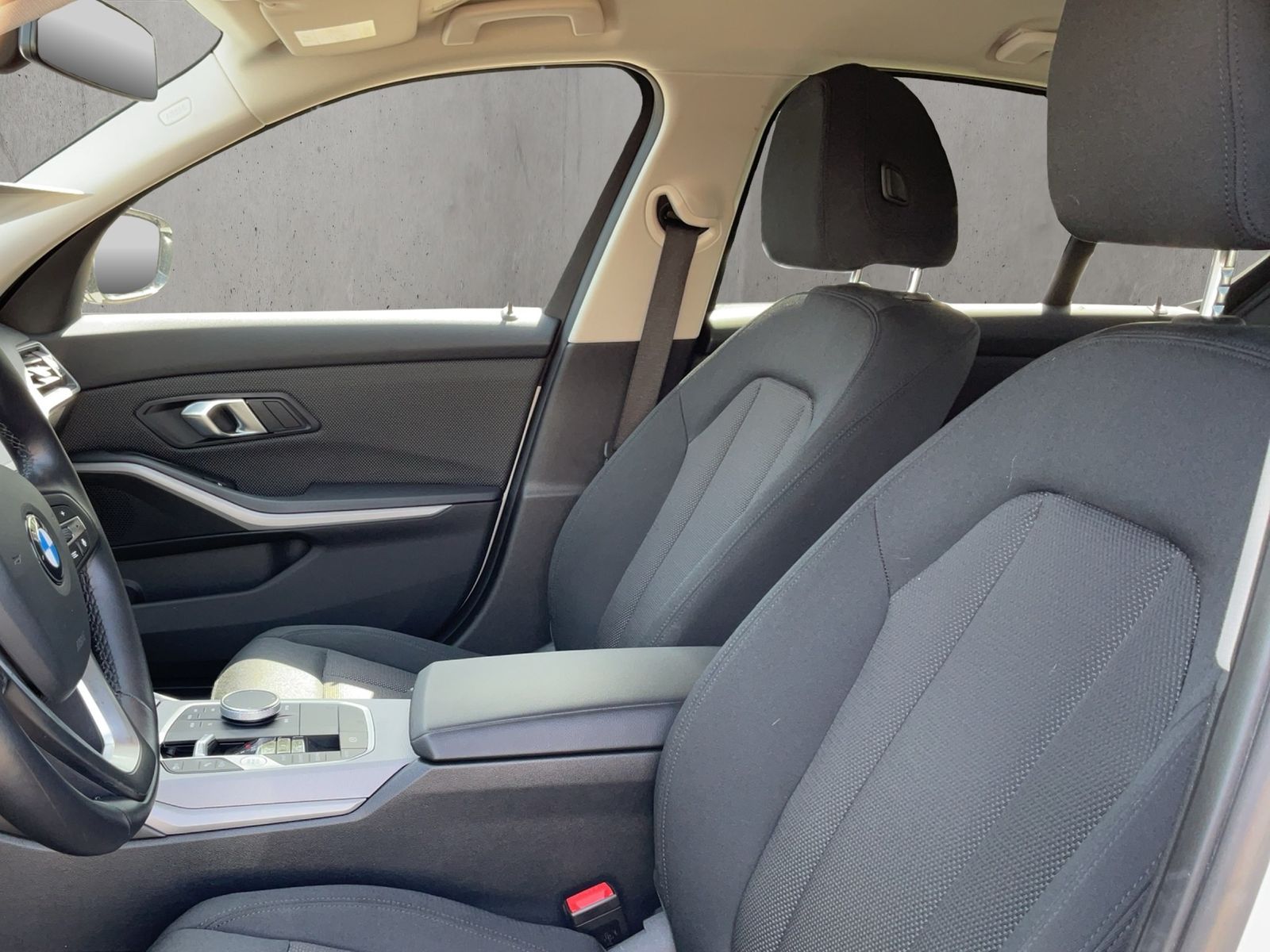 BMW 318i AUTOMATIK LIVE COCK PLUS DAB SHZ TEMPOMAT P foto 11