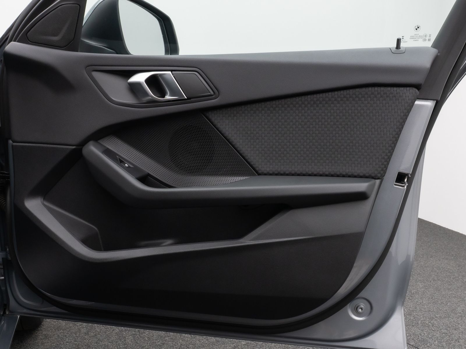 Fahrzeugabbildung BMW 120i Panorama Kamera HUD HiFi DAB LED 17Zoll