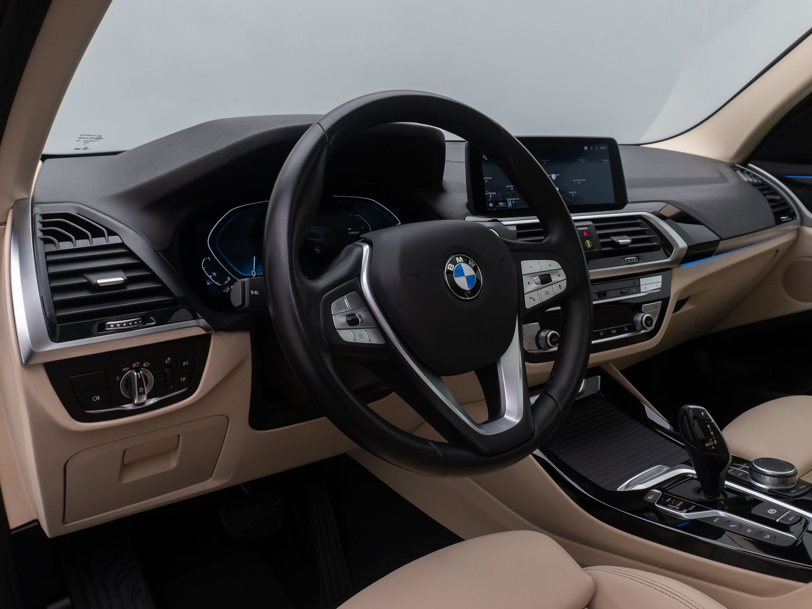 Fahrzeugabbildung BMW X3 xD30e xLine 360°HUD DAB HIFi Panorama Komfort