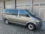Volkswagen T5 Caravelle - VW T5 8-Sitzer