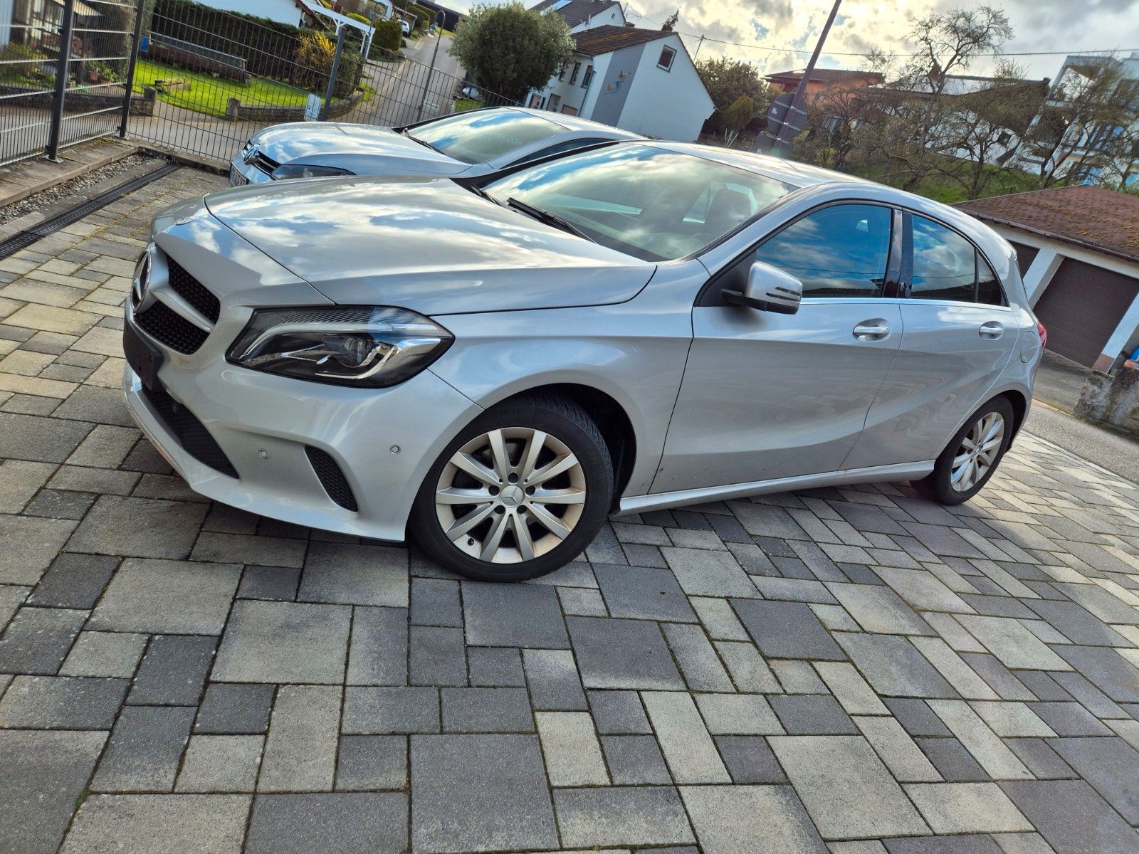 MERCEDES-BENZ A 200 d 4MATIC TÜV bis 10.27