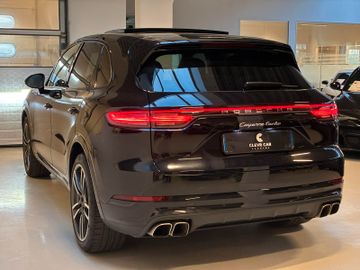 Porsche Cayenne - 4