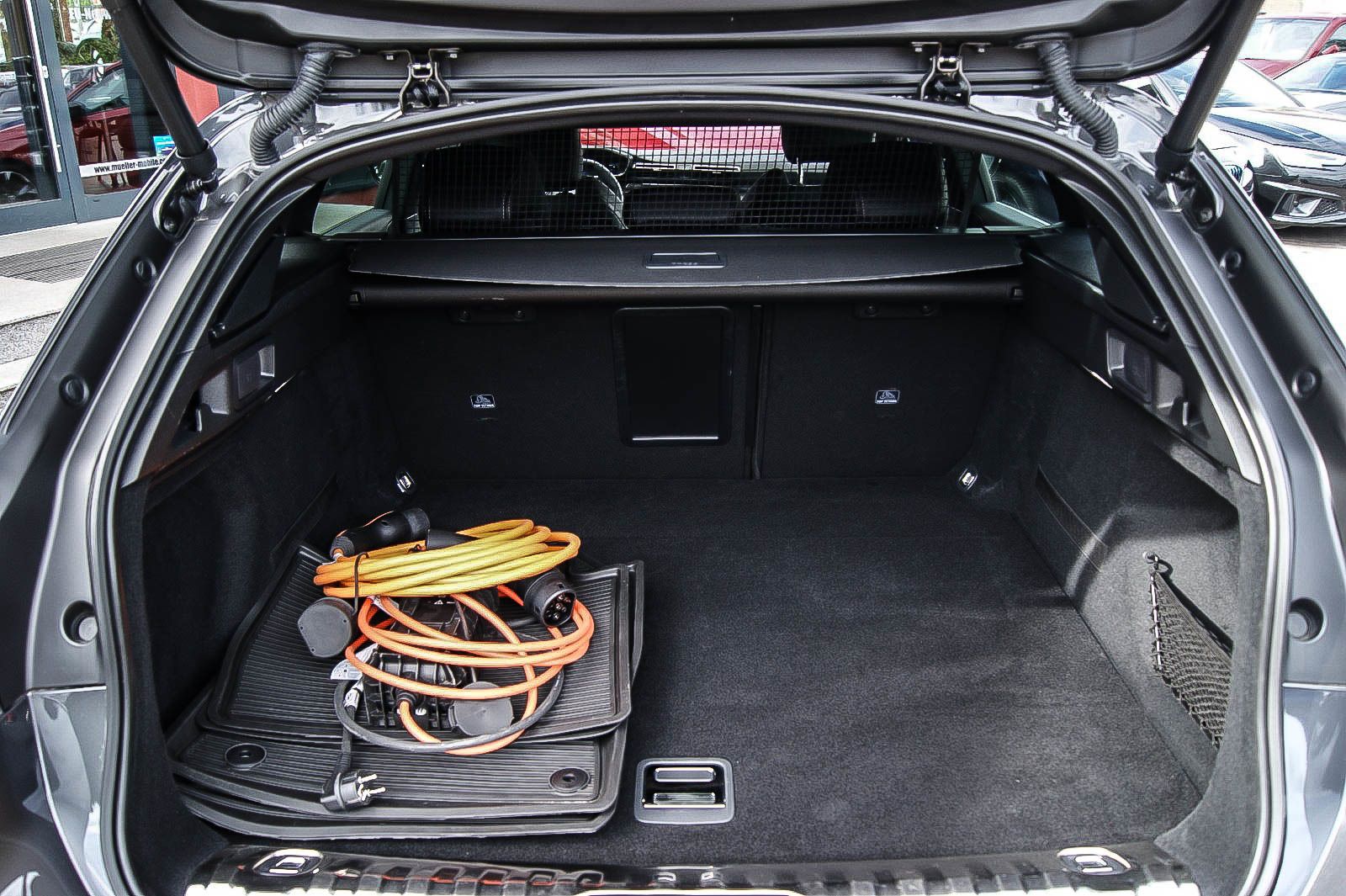 Fahrzeugabbildung Peugeot 508 SW Hybrid 225 Allure ANHÄNGERKUPPLNG LED ACC